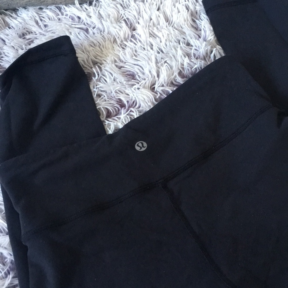 Plain black Lululemon leggings